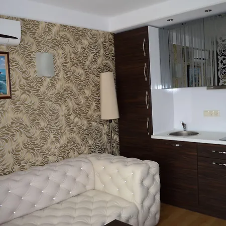 Lägenhetshotell Harmony Palace Slăntjev Brjag