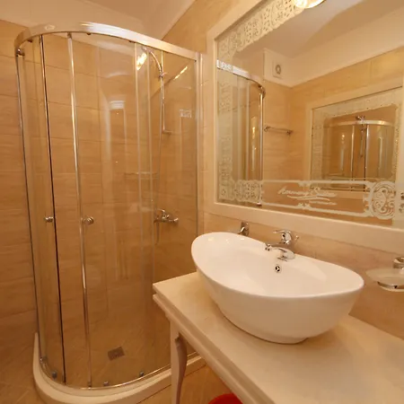 хармoни палас 4*